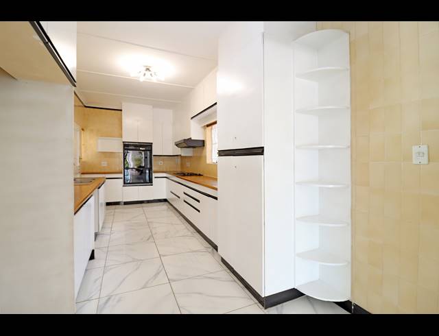 4 BEDROOM HOUSE FOR SALE IN LYNDHURST